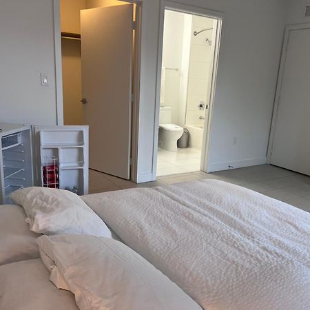 Master Bed Room In Calle Ocho ไมอามี ภายนอก รูปภาพ