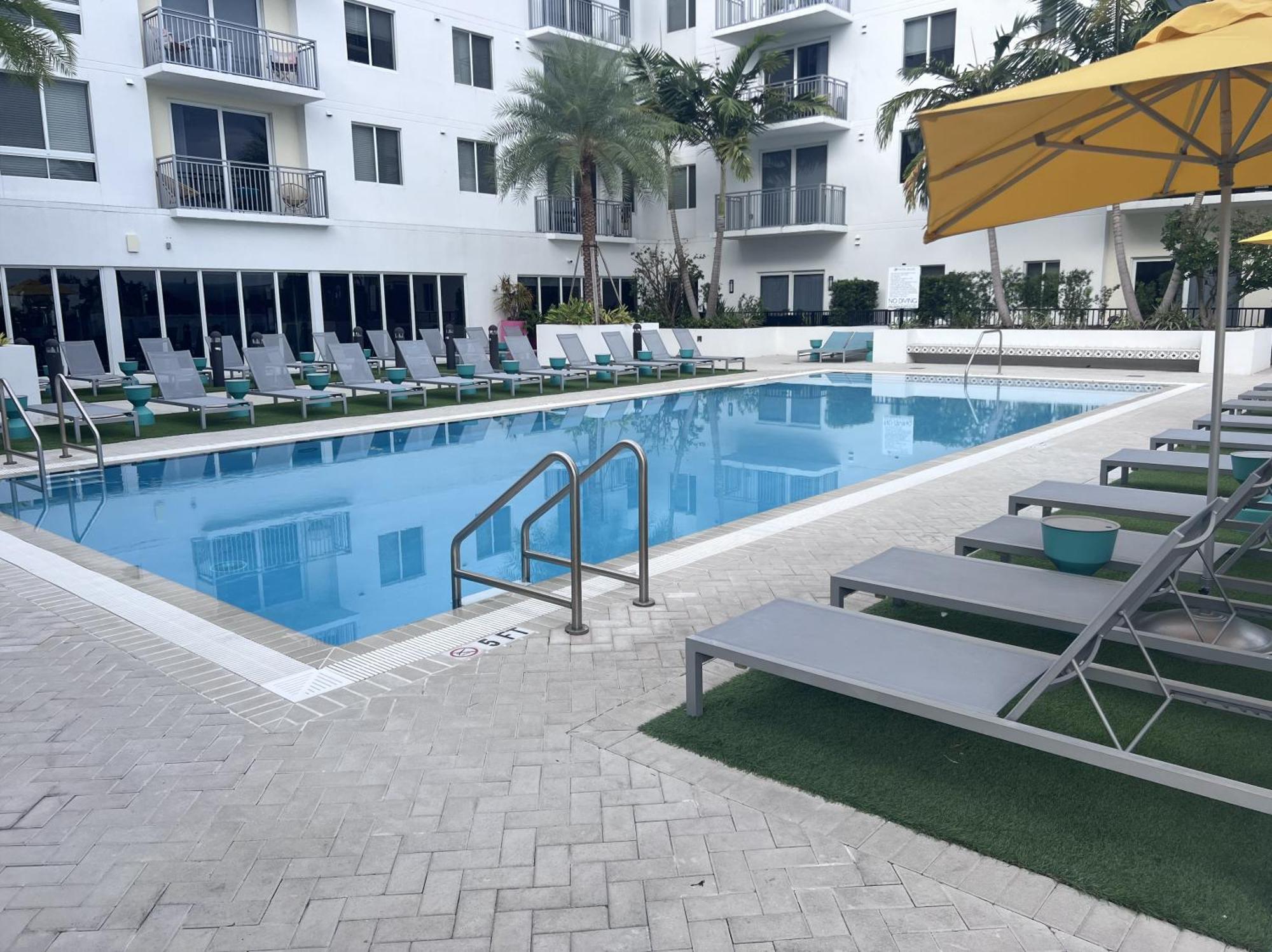 Master Bed Room In Calle Ocho ไมอามี ภายนอก รูปภาพ