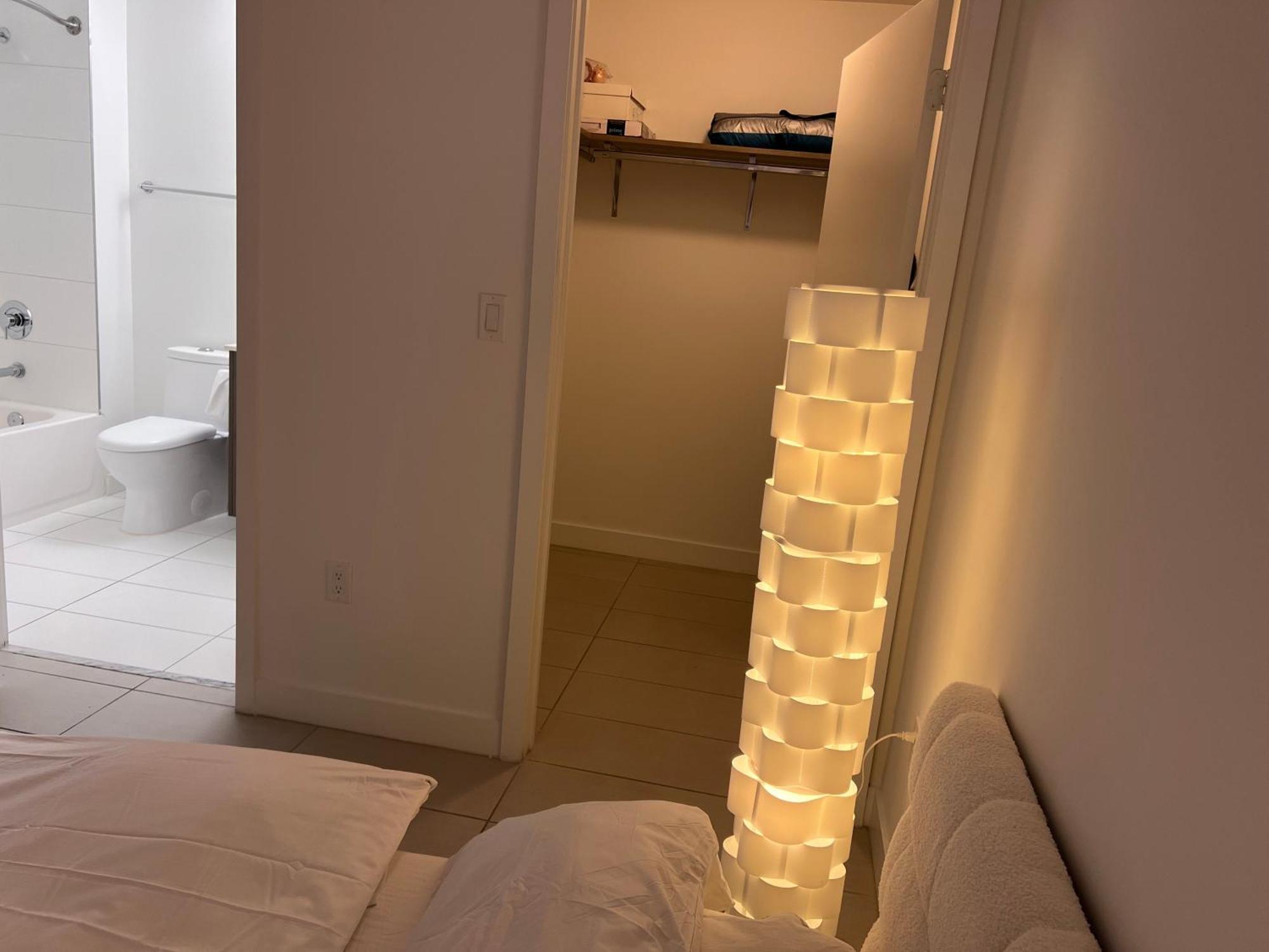 Master Bed Room In Calle Ocho ไมอามี ภายนอก รูปภาพ